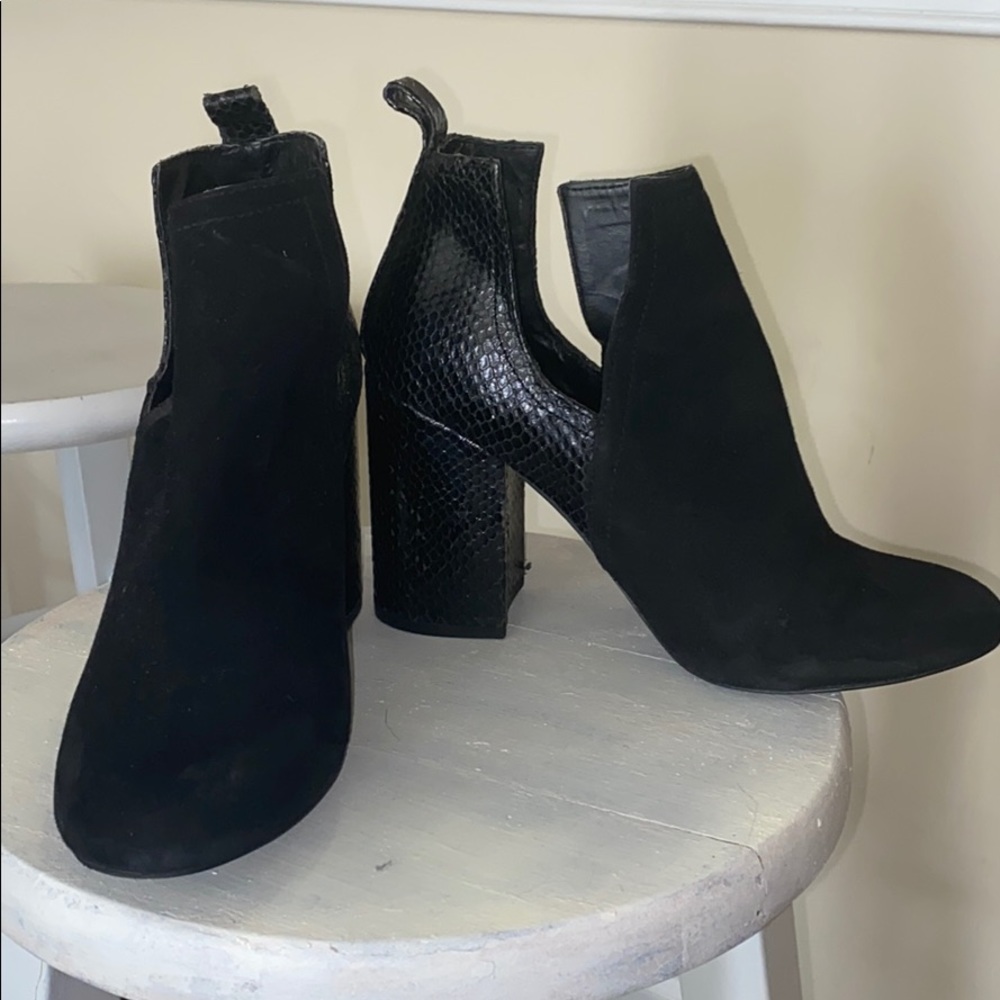 Steve Madden black suede/crocodile